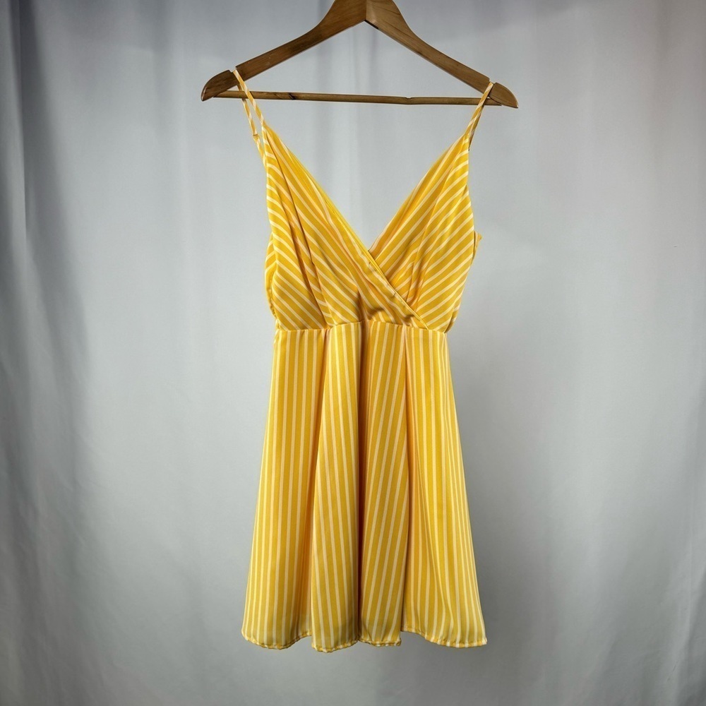 Lulus Jayla Striped Tie-Back Skater Dress in Yellow Size Extra Small‎ - Picture 3 of 7
